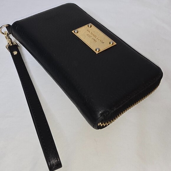 Michael Kors Jet Set Travel Black Grain Leather Divided Interior Wallet Wristlet - Picture 4 of 4